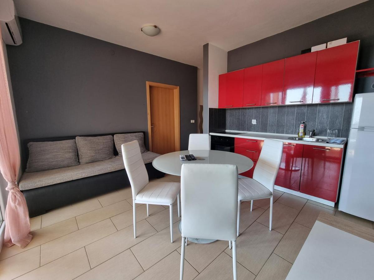 Apartment Wallot Novalja Exterior foto